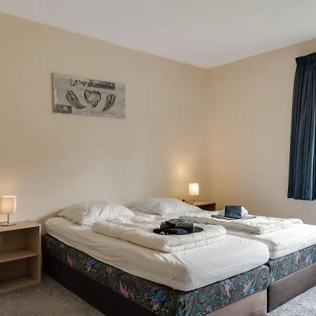 Spacious Near Forest In Апартаменты
