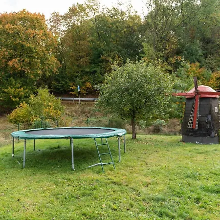 Spacious Near Forest In