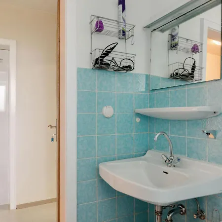 Spacious Near Forest In Апартаменты