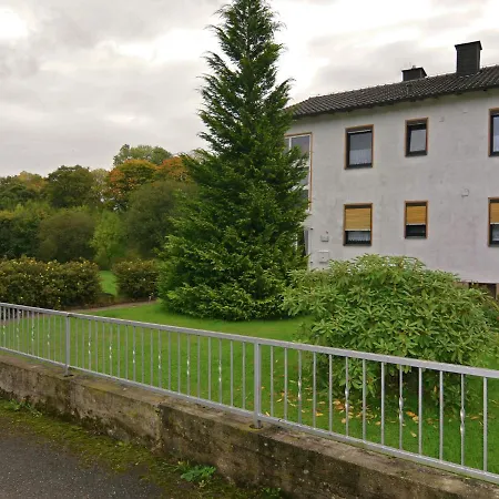 Spacious Near Forest In